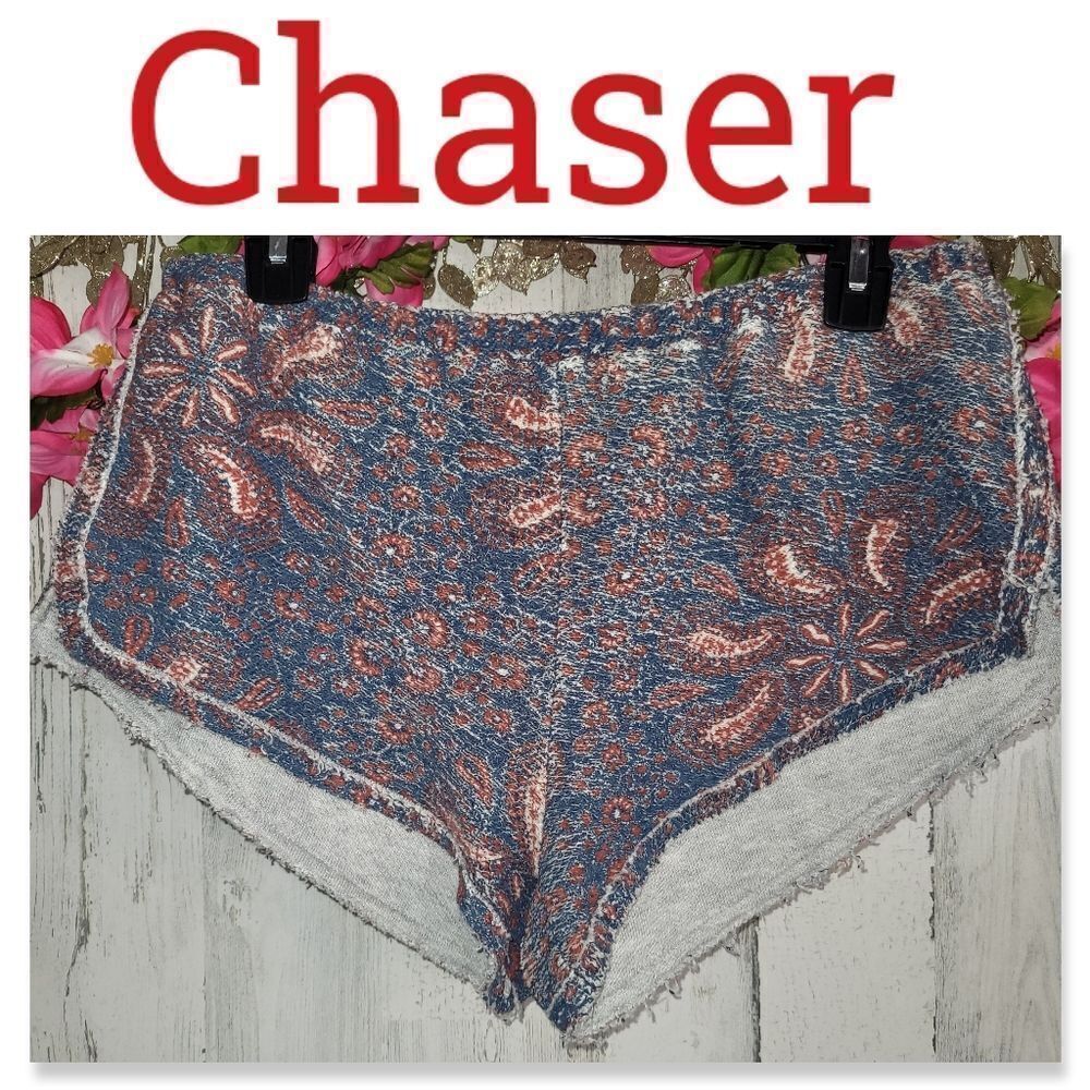 NWT Chaser Dolphin Short Bandana Print